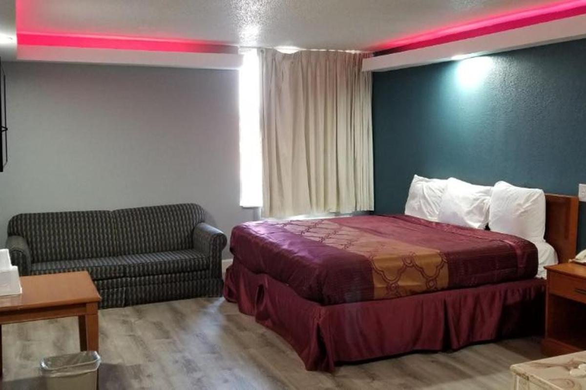 Americas Best Value Inn & Suites Хорн-Лейк Экстерьер фото