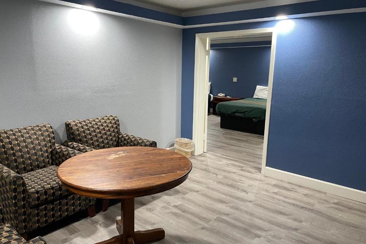 Americas Best Value Inn & Suites Хорн-Лейк Экстерьер фото