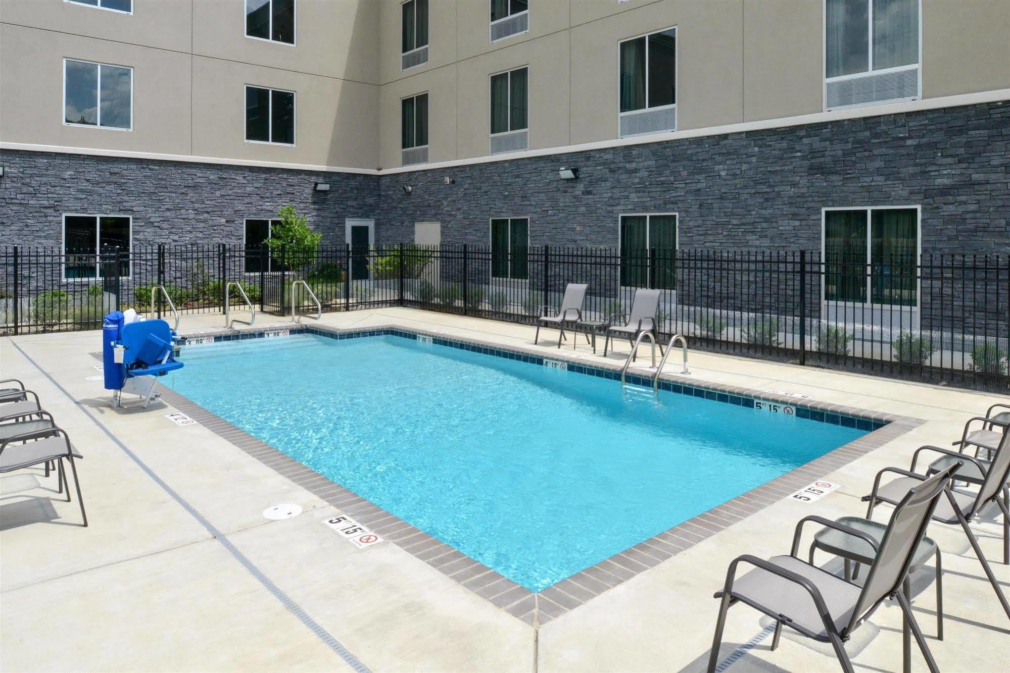 Americas Best Value Inn & Suites Хорн-Лейк Экстерьер фото